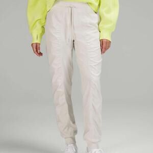 Lululemon Dance Studio Mid-Rise Jogger *Full Length Bone Size 6